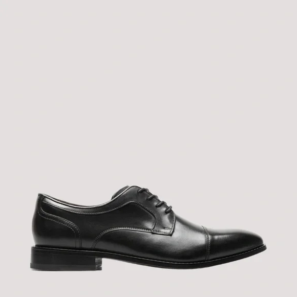 Men\'s Florsheim Conetta Cap Toe Oxford in Black Leather. 12197 001 Conetta Cap Toe Oxford Clearance Men main image 3